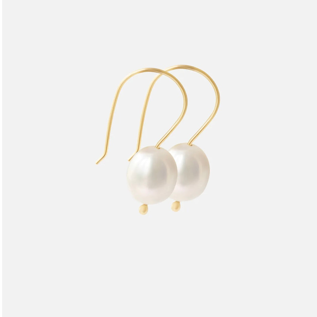 White Pearl Drop / Earring