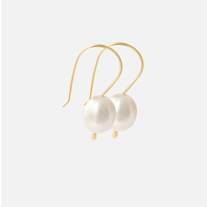 White Pearl Drop / Earring