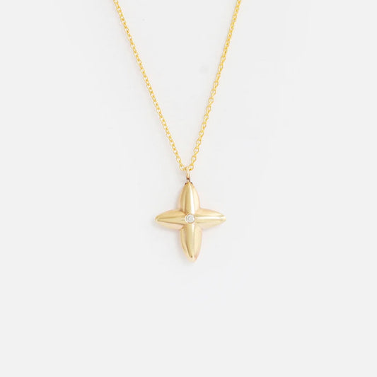 Introducing our stunning Star Necklace, featuring a shining star pendant and an elegant design. This exquisite piece is a must-have for any jewelry lover looking to add a touch of sophistication to their ensemble.