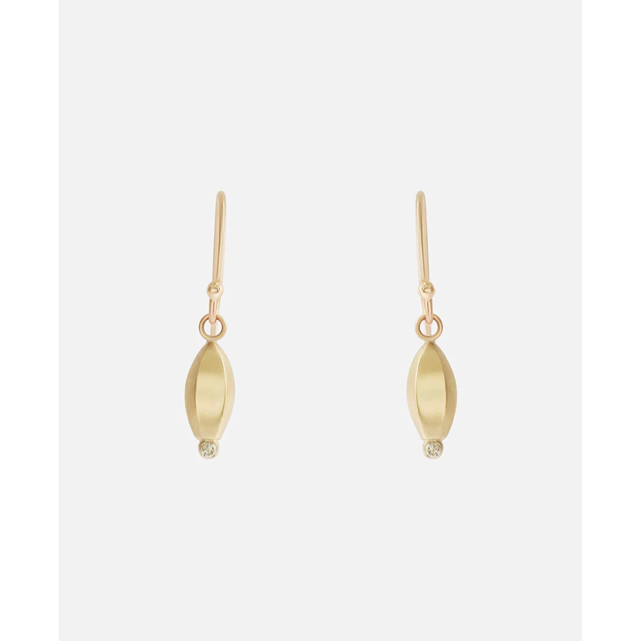 Introducing our versatile and durable LANTERN   DROP earrings, a unique accessory that effortlessly elevates any outfit. Add a touch of elegance and style to your look with our LANTERN earrings today!